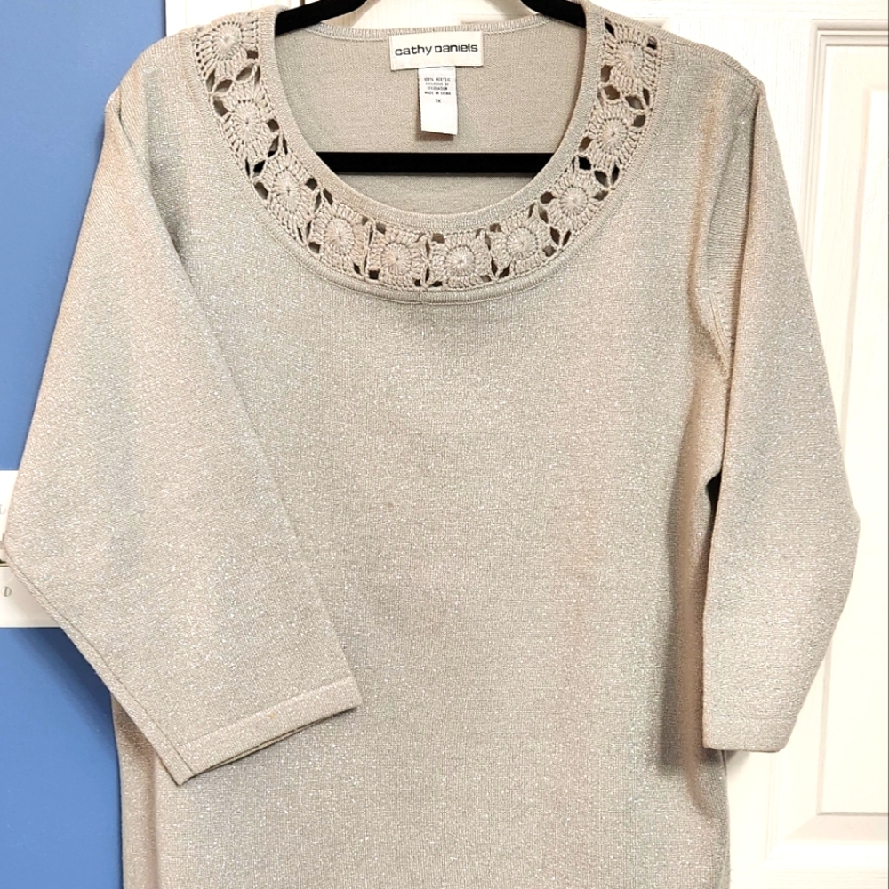 1x Cathy Daniel's holiday ready silver sparkle sweater top 3/4 sleeves